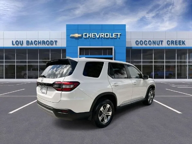 2024 Honda Pilot EX-L 7 Passenger photo 8
