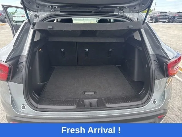 2024 Chevrolet Trax LT photo 4