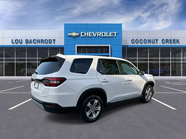 2023 Honda Pilot EX-L 7 Passenger photo 8