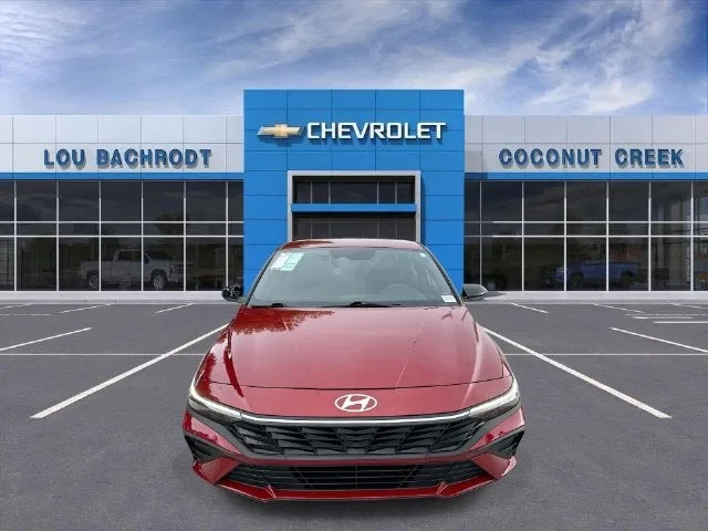 2025 Hyundai Elantra SEL Sport photo 3
