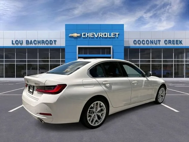 2025 BMW 3 Series 330i photo 8