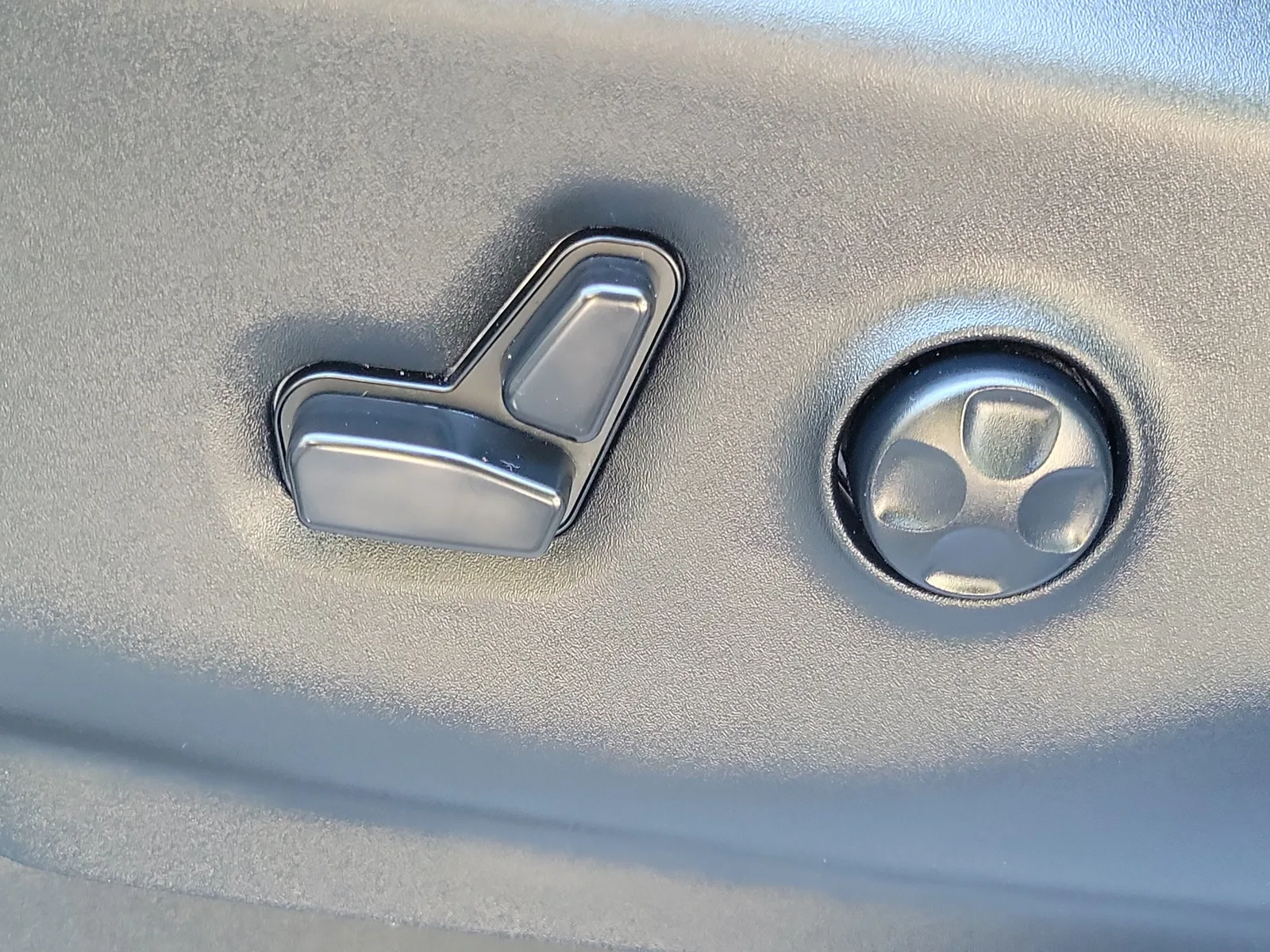 2024 Chrysler Pacifica Hybrid Select photo 23