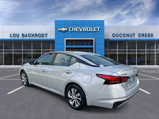 2025 Nissan Altima S photo 6