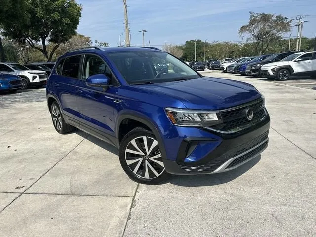 2024 Volkswagen Taos SE photo 17