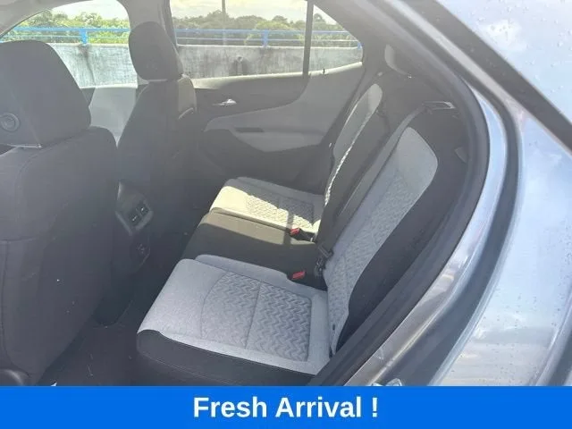 2023 Chevrolet Equinox LT photo 3