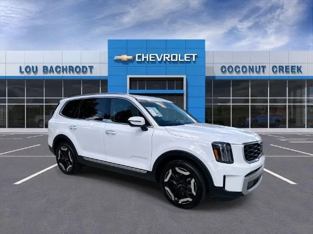 2023 Kia Telluride S photo 2