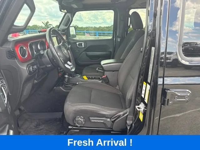 2019 Jeep Wrangler Unlimited Rubicon photo 2