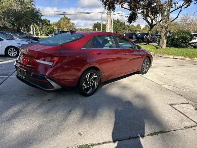 2025 Hyundai Elantra SEL Convenience photo 38