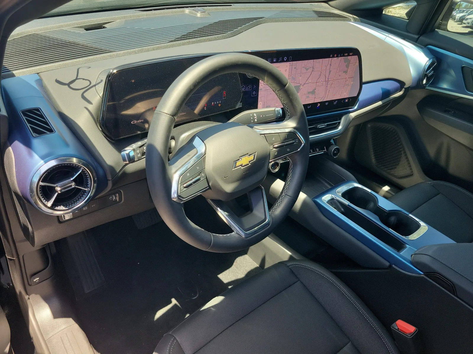 2024 Chevrolet Equinox EV 2LT photo 12