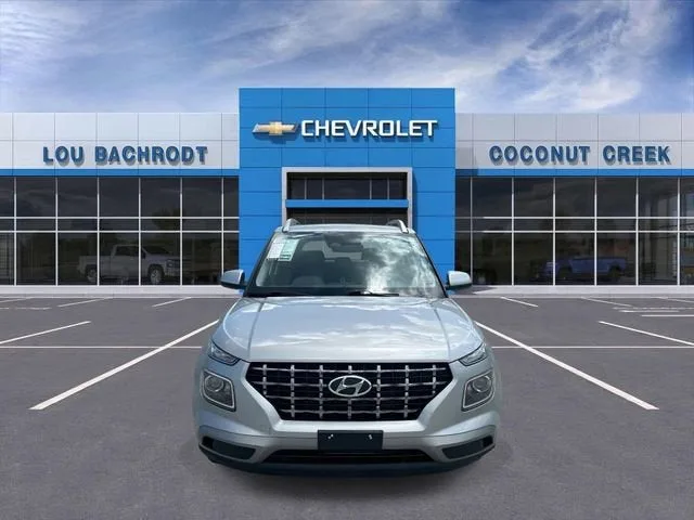 2025 Hyundai Venue SEL photo 3