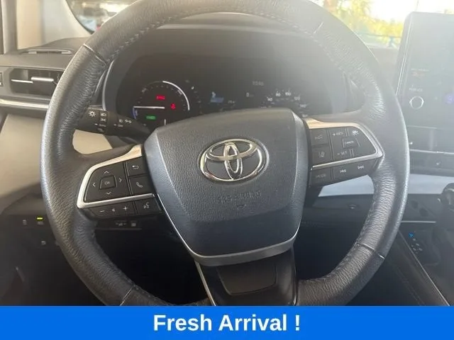 2026 Toyota Sienna XLE photo 7