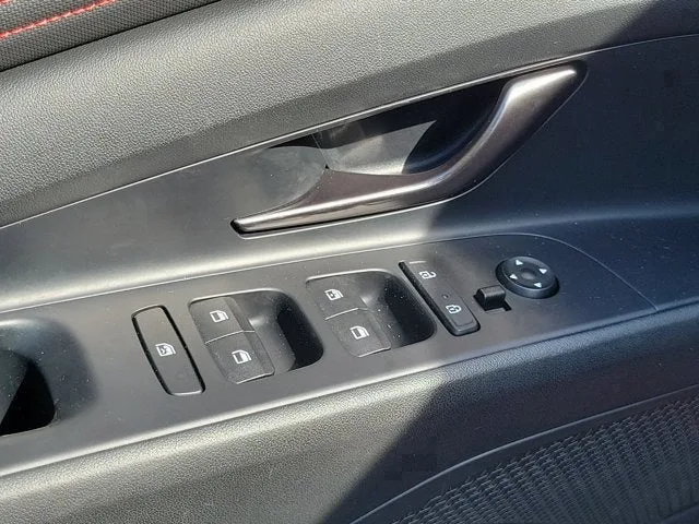 2021 Hyundai Elantra N Line photo 23
