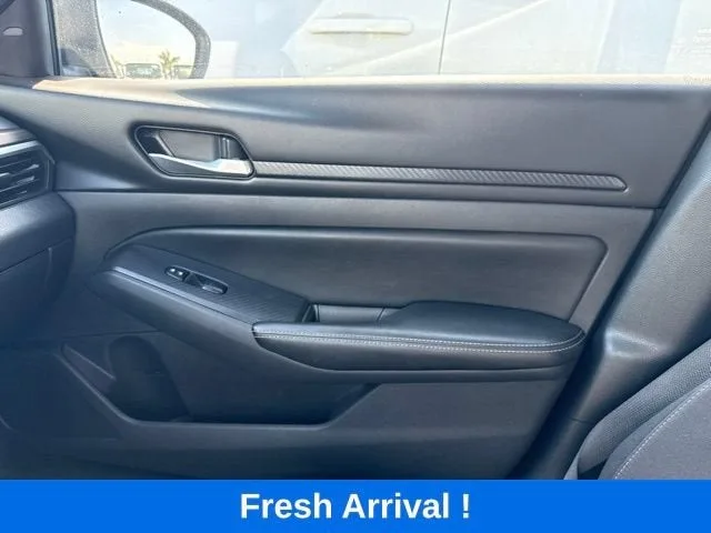 2025 Nissan Altima SV photo 12