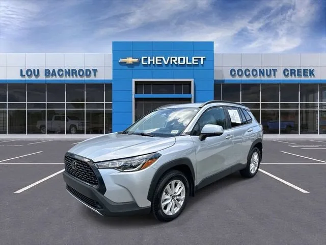 2023 Toyota Corolla Cross LE photo 4