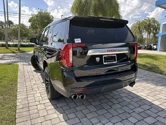 2021 GMC Yukon Denali photo 12