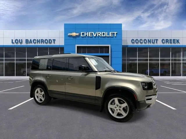 2020 Land Rover Defender HSE photo 2