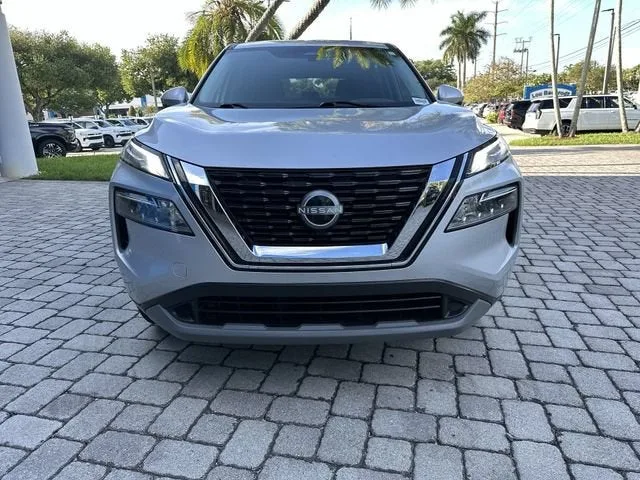 2022 Nissan Rogue SV photo 19