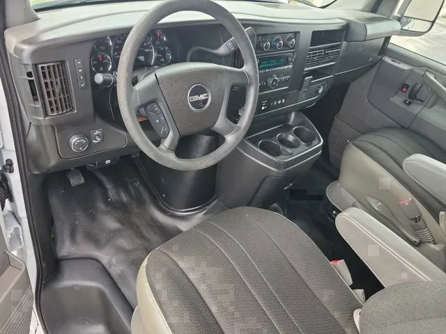 2020 GMC Savana Cargo 2500 RWD 2500 135" photo 18
