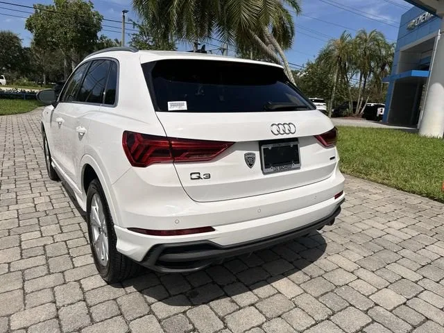 2025 Audi Q3 S line Premium photo 35