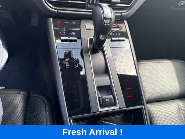 2024 Porsche Macan 4DR AWD photo 8
