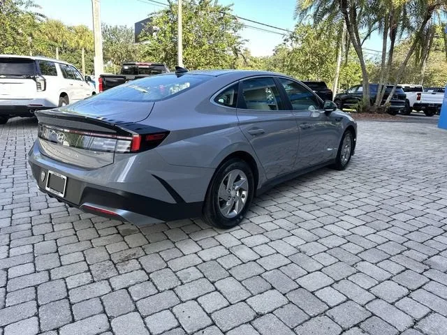 2025 Hyundai Sonata SE photo 38