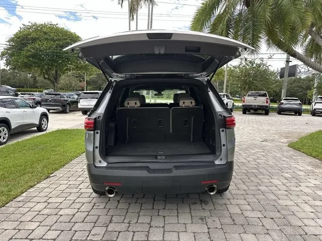 2023 Chevrolet Traverse LS photo 28