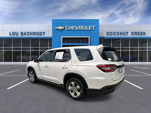 2023 Honda Pilot EX-L 8 Passenger photo 6