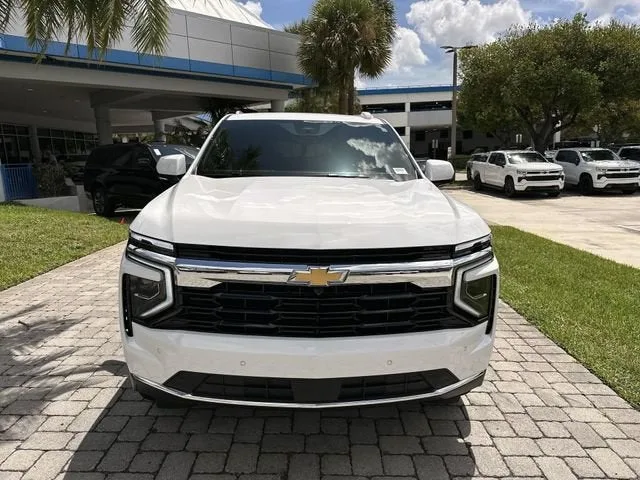 2025 Chevrolet Tahoe LS photo 18