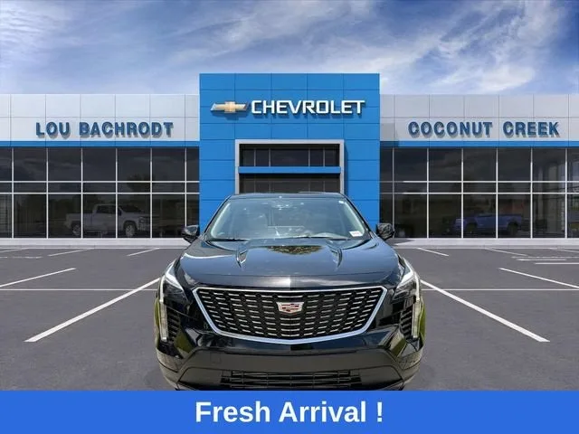 2023 Cadillac XT4 Luxury photo 3