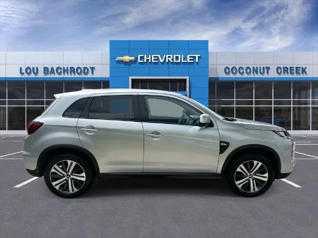 2025 Mitsubishi Outlander Sport S photo 9