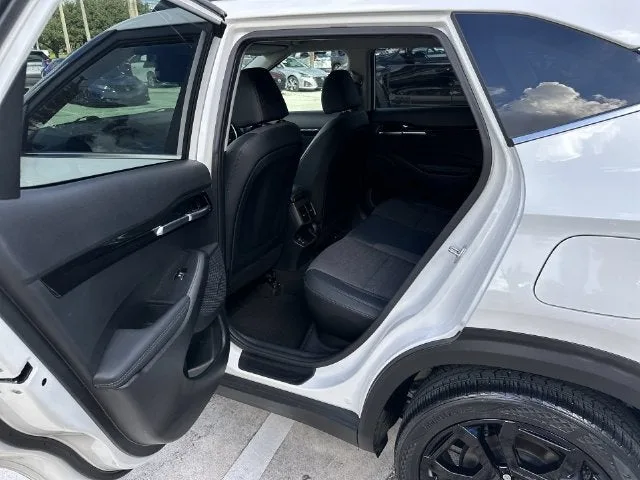 2024 Kia Seltos X-Line photo 27