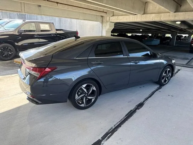 2023 Hyundai Elantra Hybrid Limited photo 17