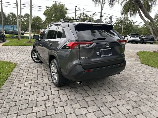 2024 Toyota RAV4 XLE Premium photo 12
