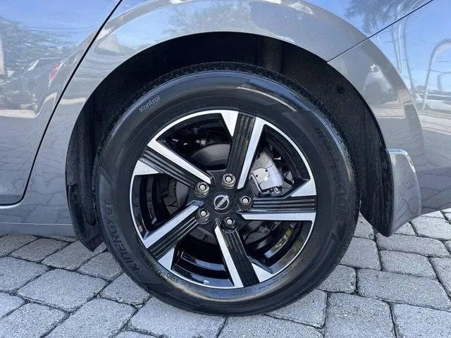 2025 Nissan Sentra SV photo 11