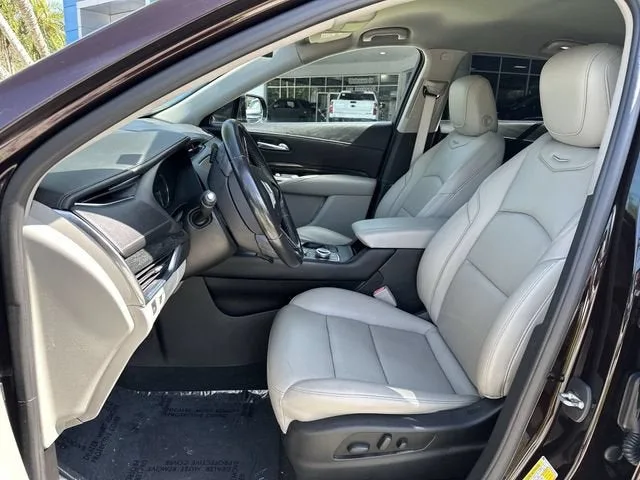 2021 Cadillac XT4 FWD Premium Luxury photo 30