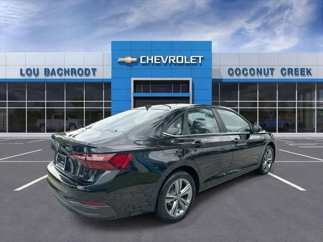 2024 Volkswagen Jetta SE photo 8