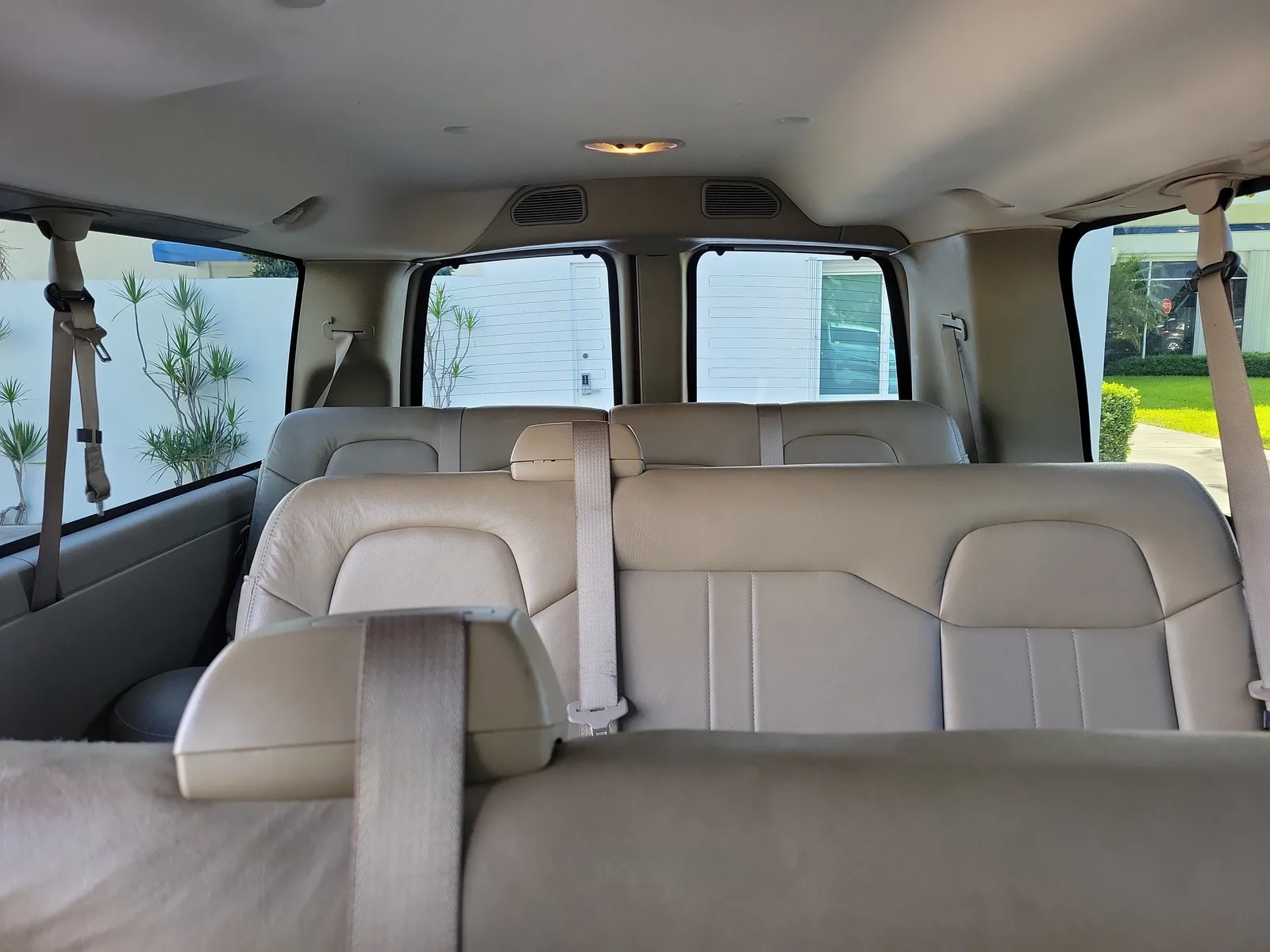 2014 Chevrolet Express Passenger 2500 LS photo 15