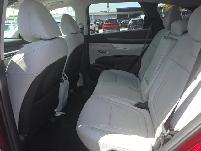 2025 Hyundai Tucson Limited photo 10