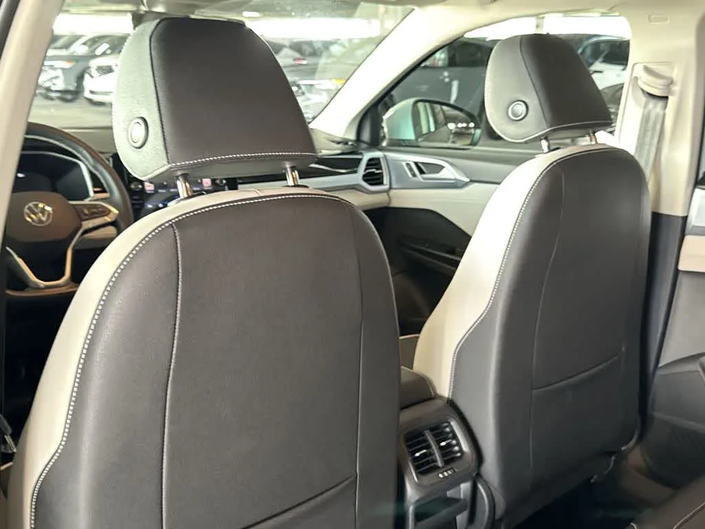 2026 Volkswagen Taos SE photo 23