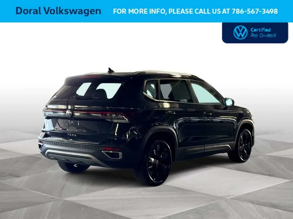 2025 Volkswagen Taos SE photo 8