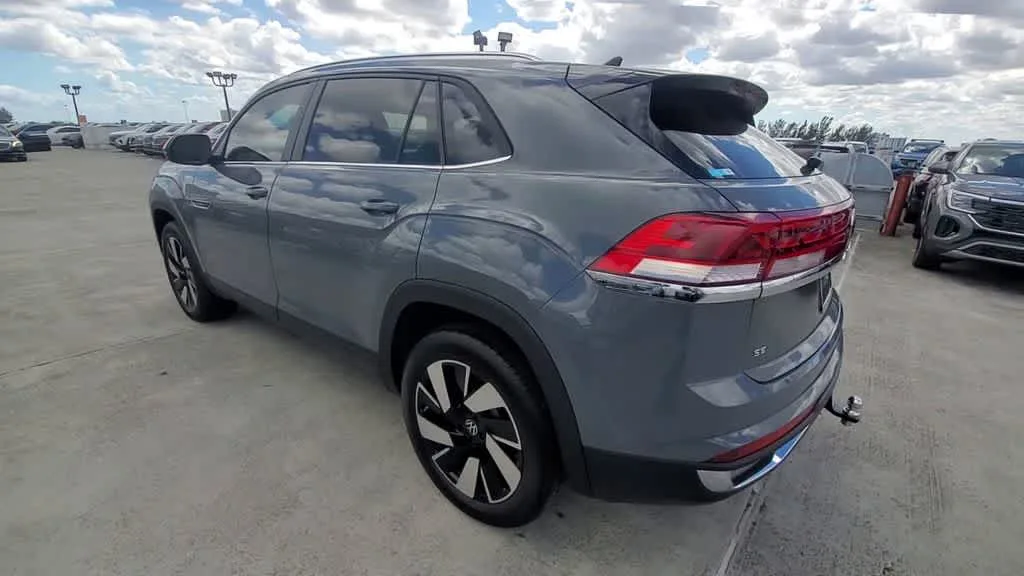 2024 Volkswagen Atlas Cross Sport 2.0T SE w/Technology photo 6