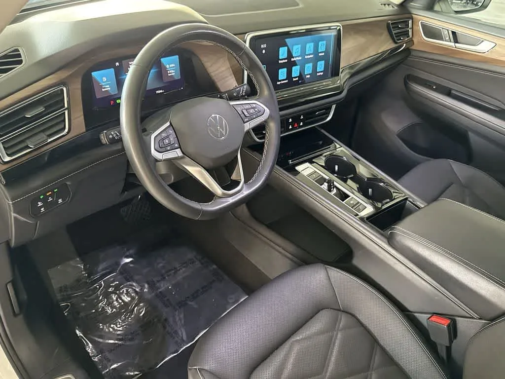 2024 Volkswagen Atlas 2.0T SE w/Technology photo 13