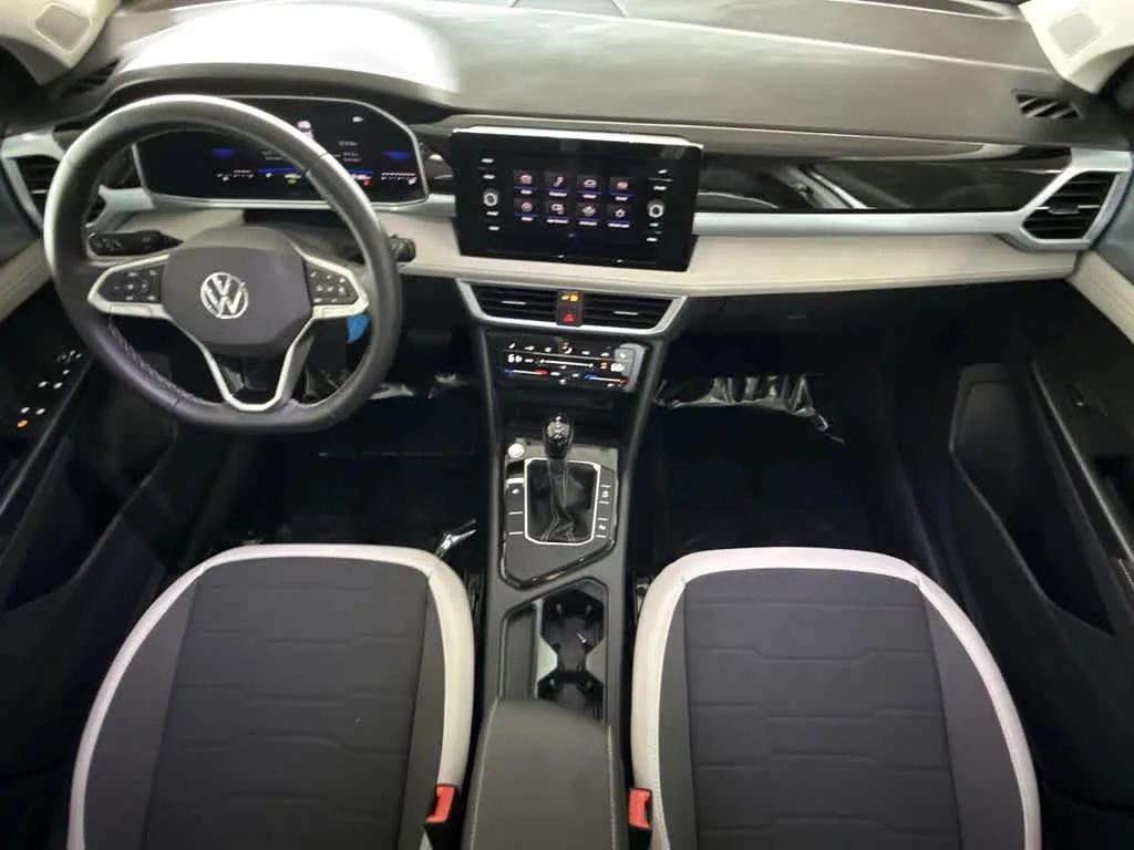 2026 Volkswagen Taos SE photo 24