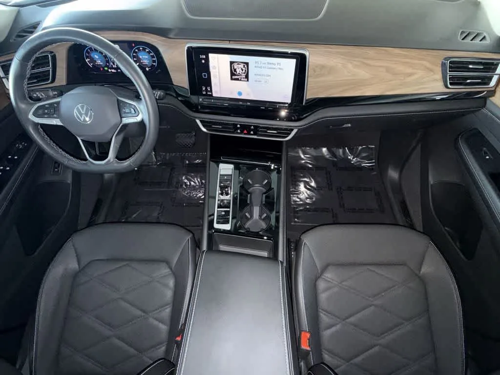 2024 Volkswagen Atlas 2.0T SE w/Technology photo 24