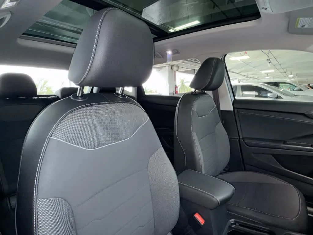 2026 Volkswagen Taos SE Black photo 27