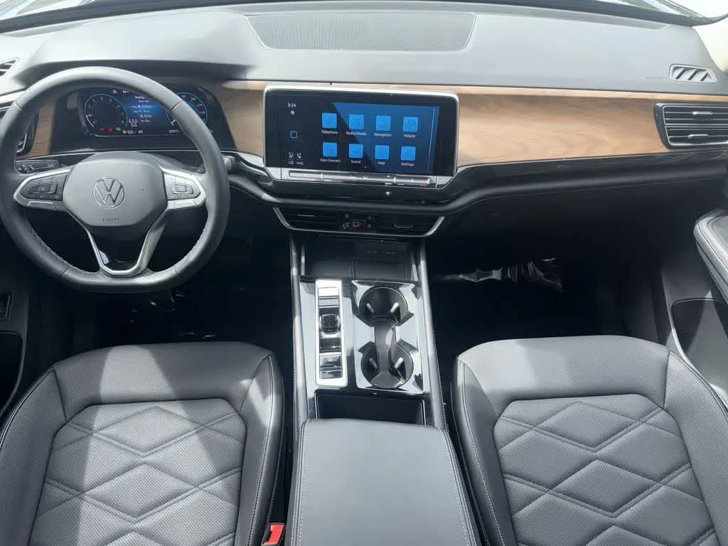 2024 Volkswagen Atlas 2.0T SE w/Technology photo 24