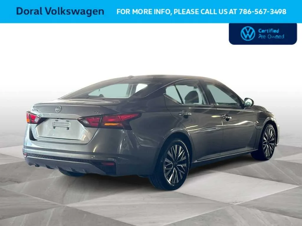 2023 Nissan Altima 2.5 SV photo 8