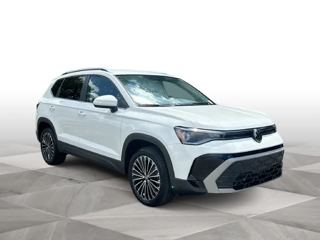 2026 Volkswagen Taos SE photo 2