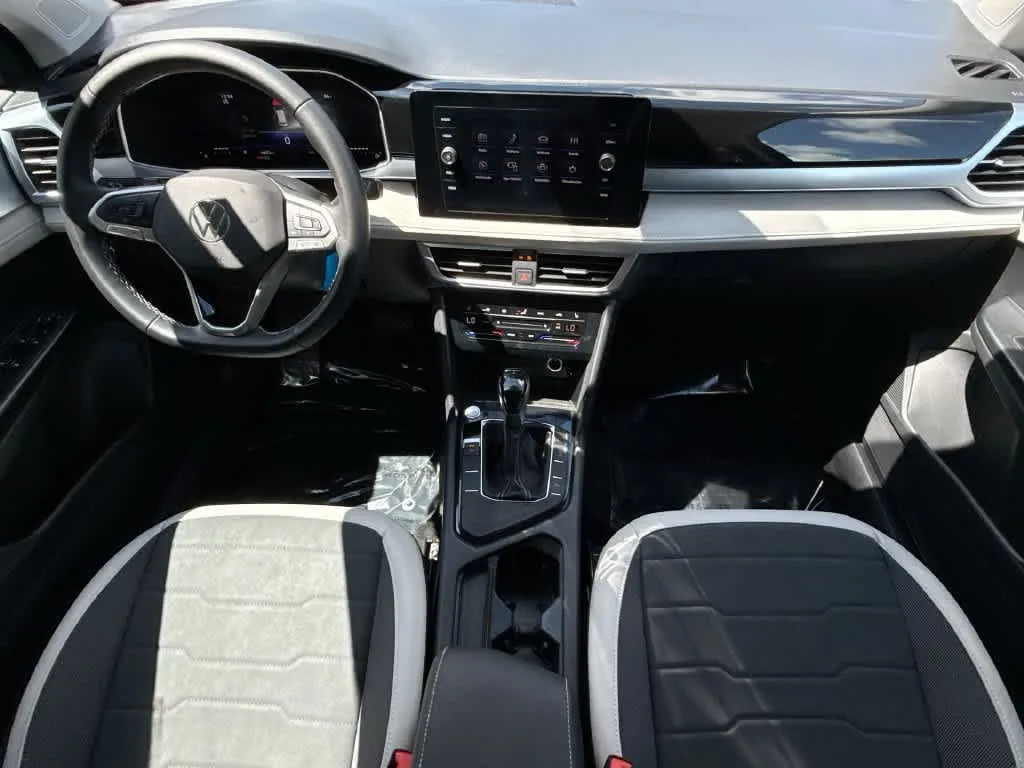 2026 Volkswagen Taos SE photo 24