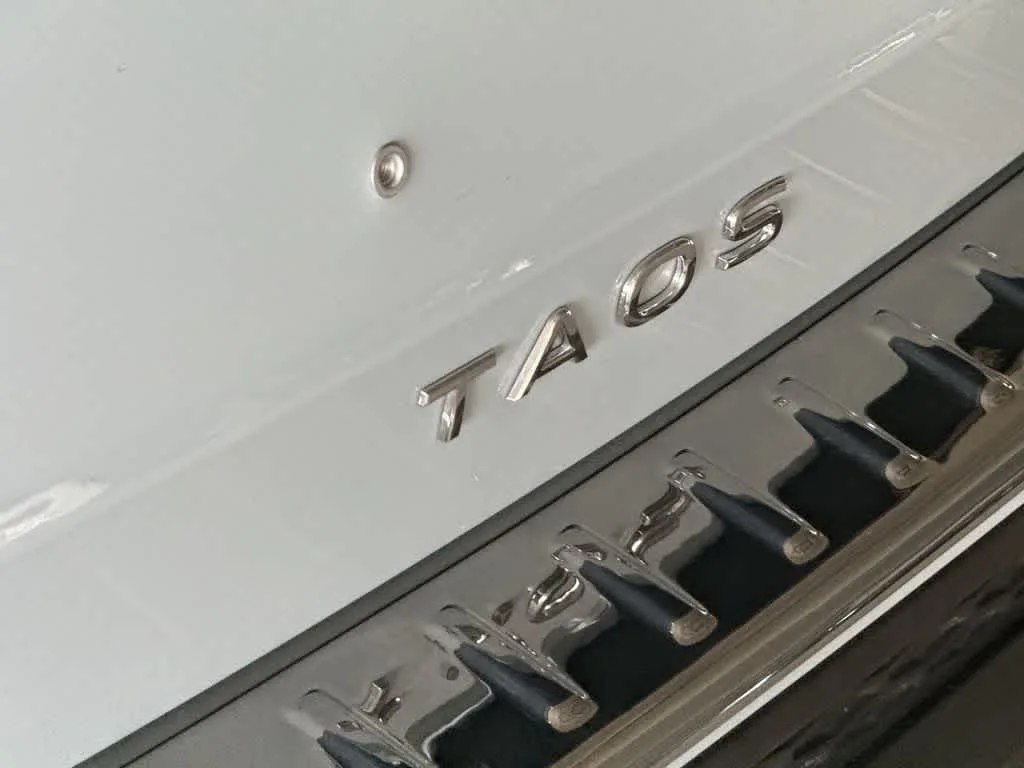 2026 Volkswagen Taos SE photo 10